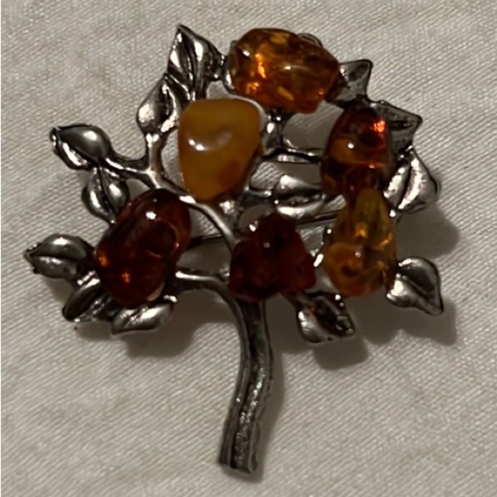 22. Vintage Minature Brooch, Tree of Life
